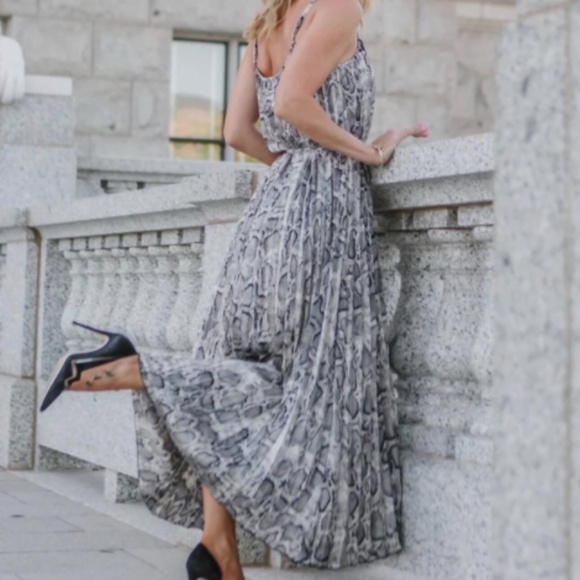 BISHOP + YOUNG WOMENS BOUTIQUE MIDI LENGTH PLEATED DRESS SLEEVELESS XS ANIMAL - Picture 2 of 5